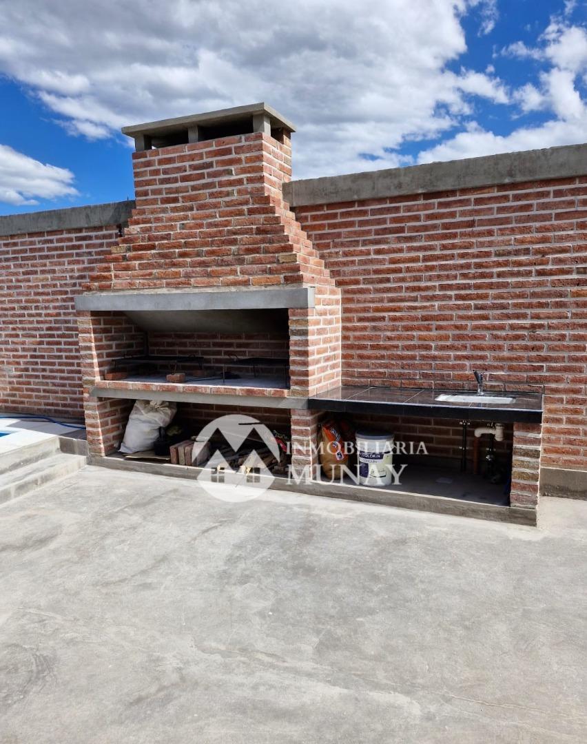 Casa 2 ambientes con 2 baños