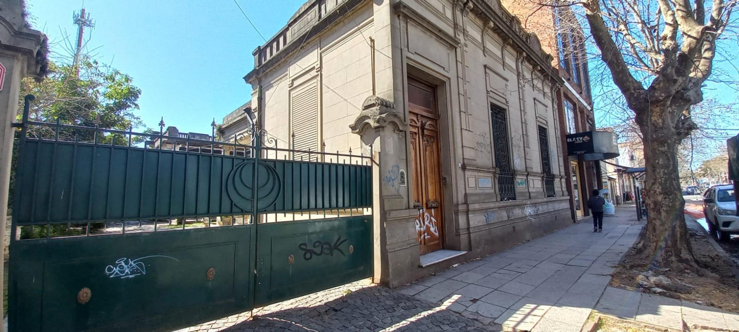 CASA ANTIGUA EN VENTA