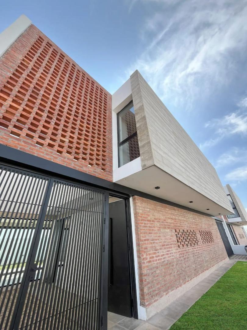 Duplex a la Venta en San Ignacio Village