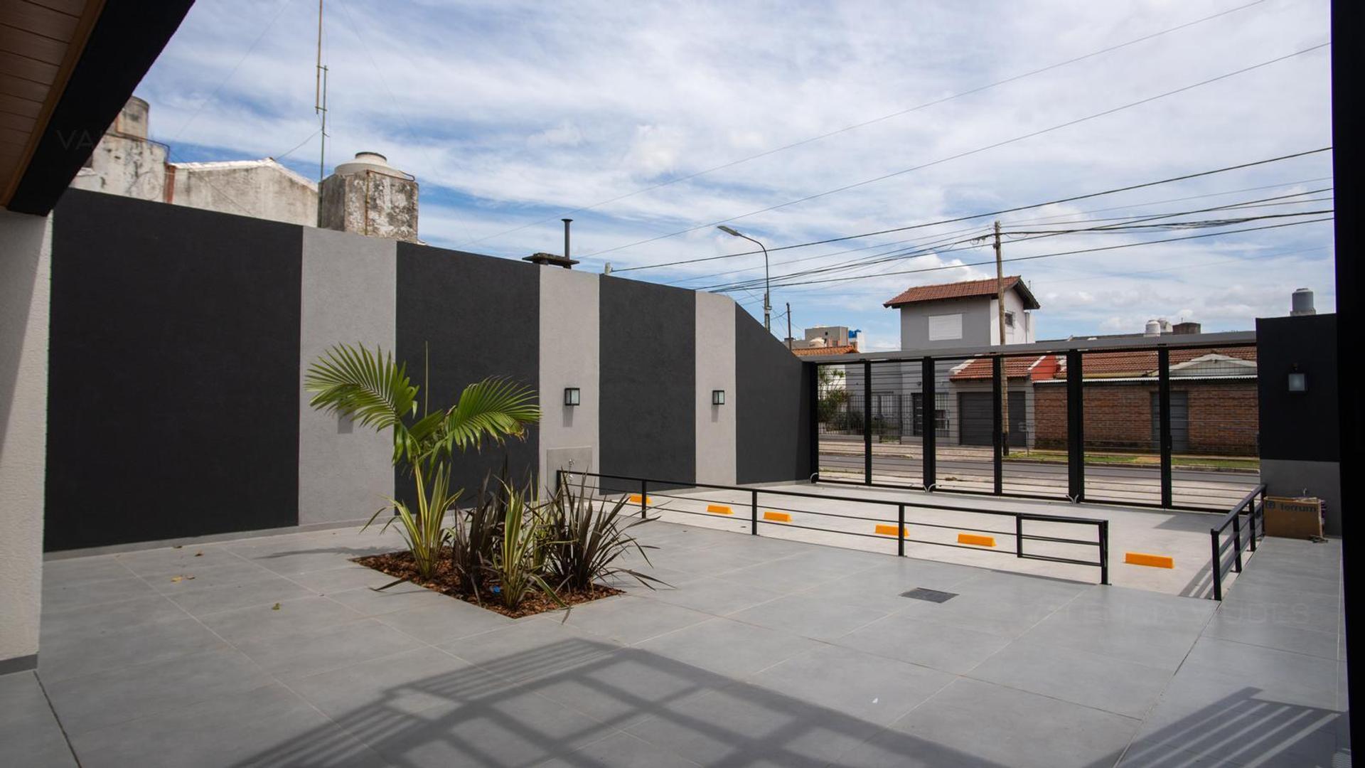 Camacua  al 2600, PB A, Villa Luzuriaga