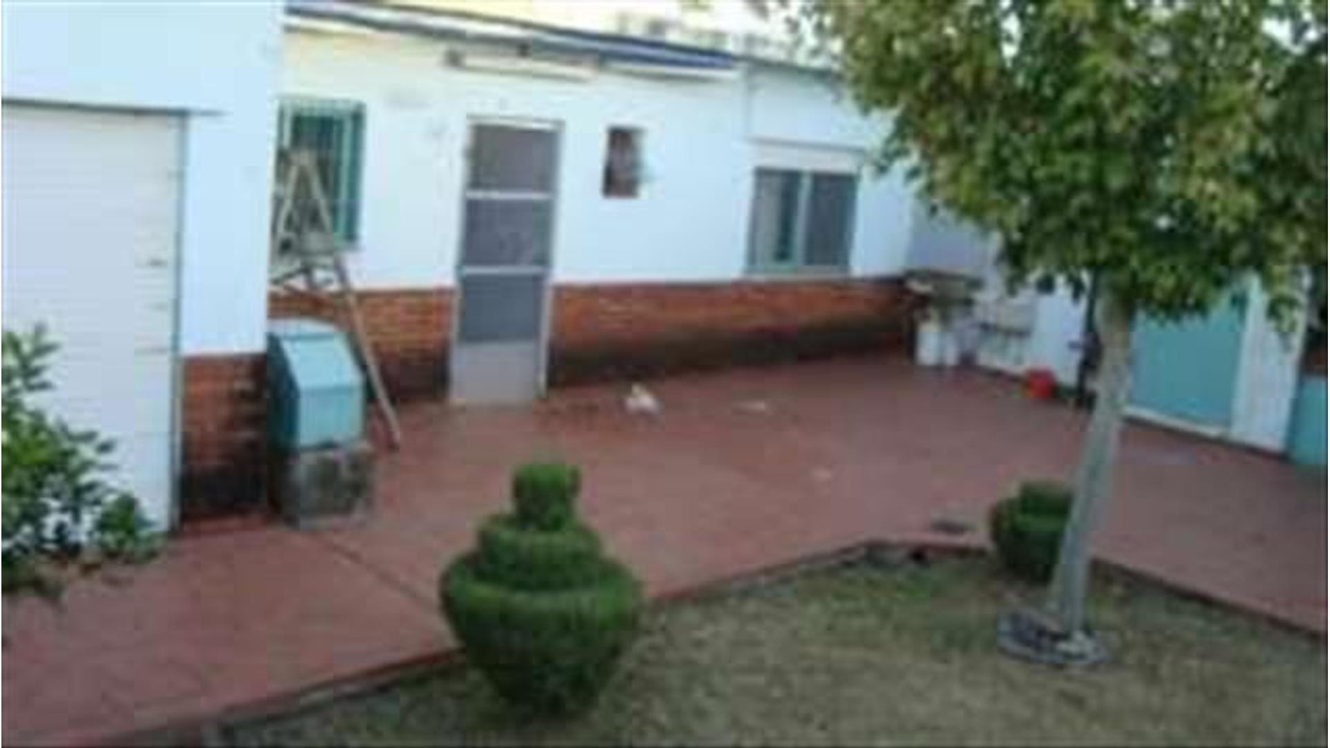 Casa 2 ambientes con 1 baño