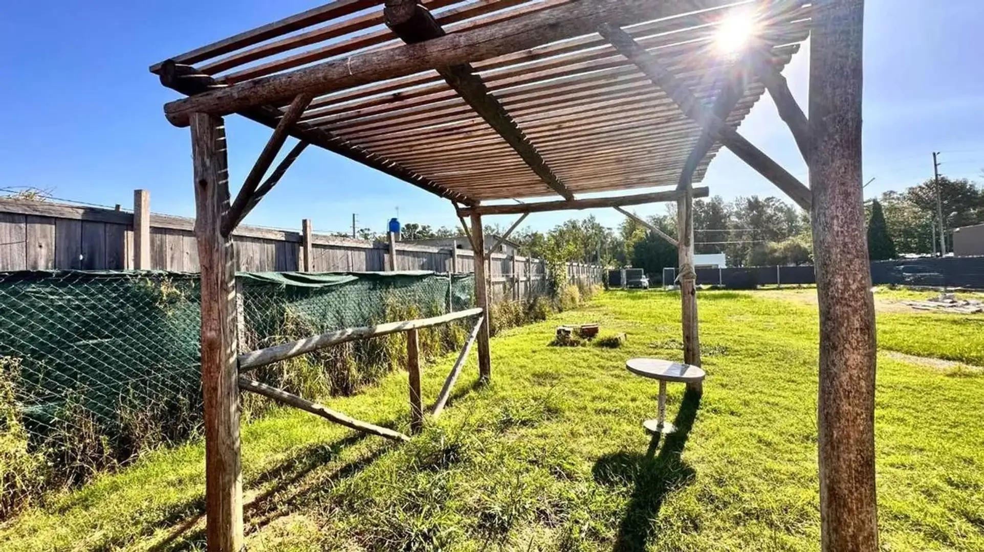 TERRENO EN VENTA EN CITY BELL 150 y 457  CON PILETA 600 m2 B