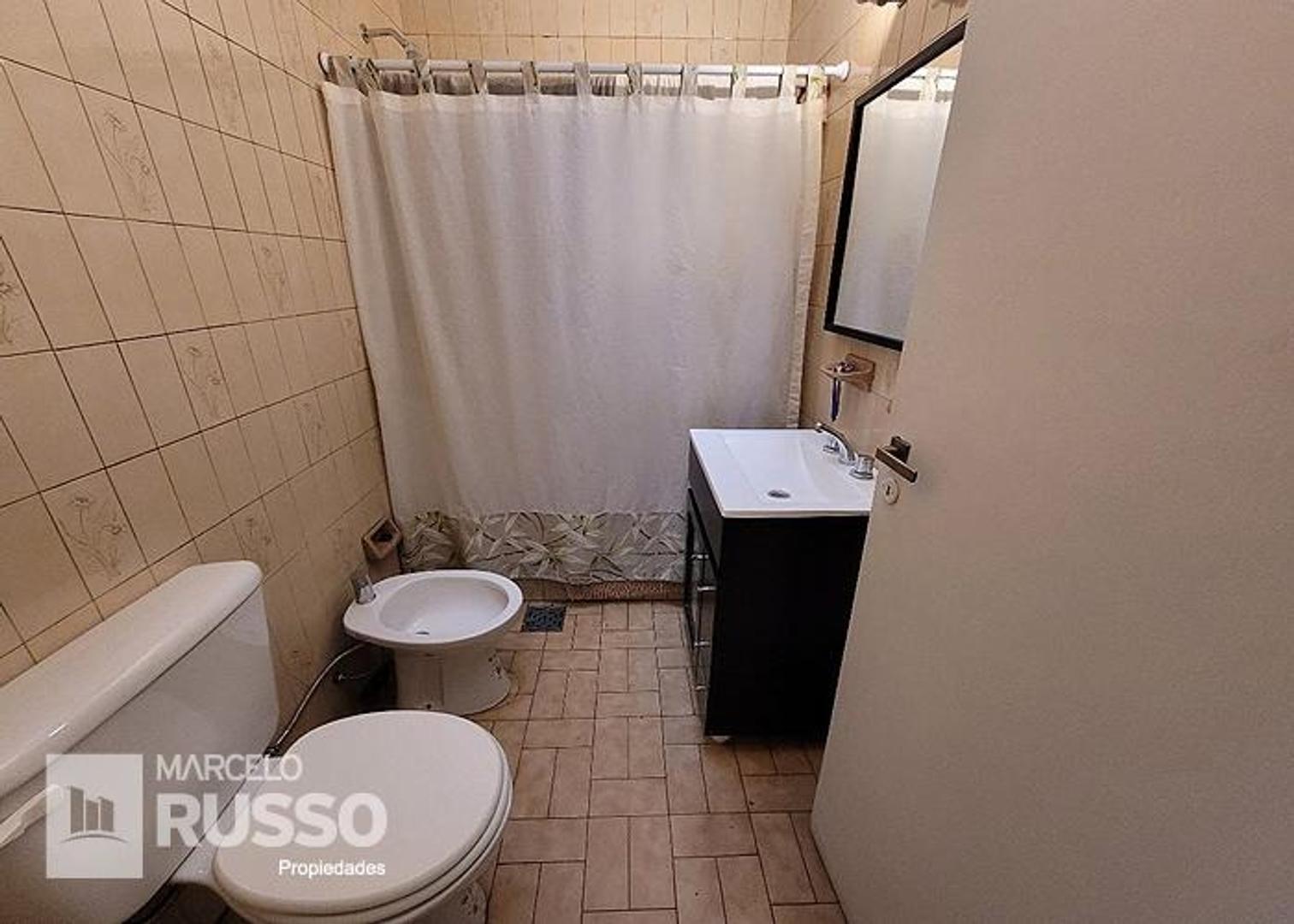 Casa 6 ambientes con 3 baños