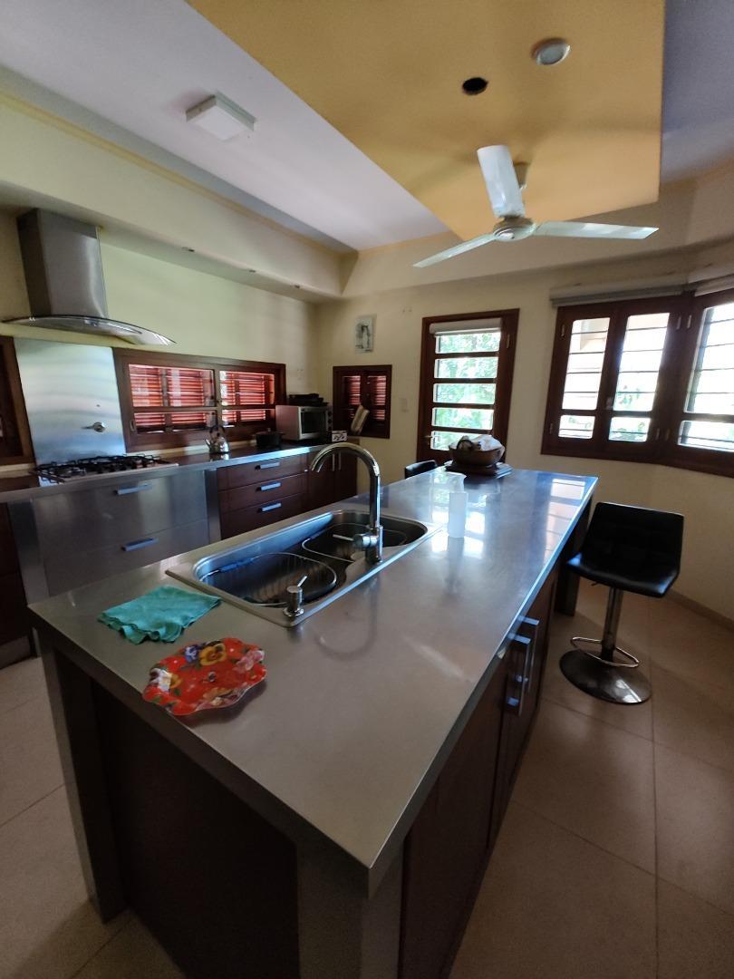 Imponente y Única Residencia en Posadas