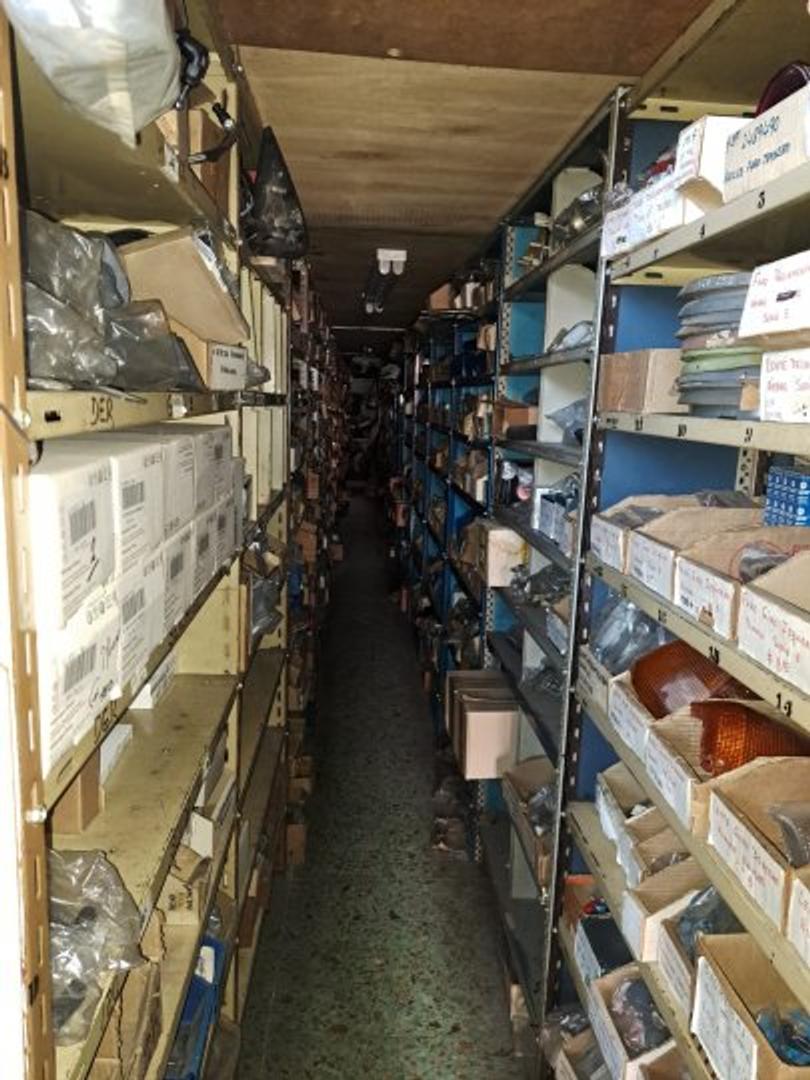 Venta en Block Local + Propiedad sobre Avenida en San Justo centro