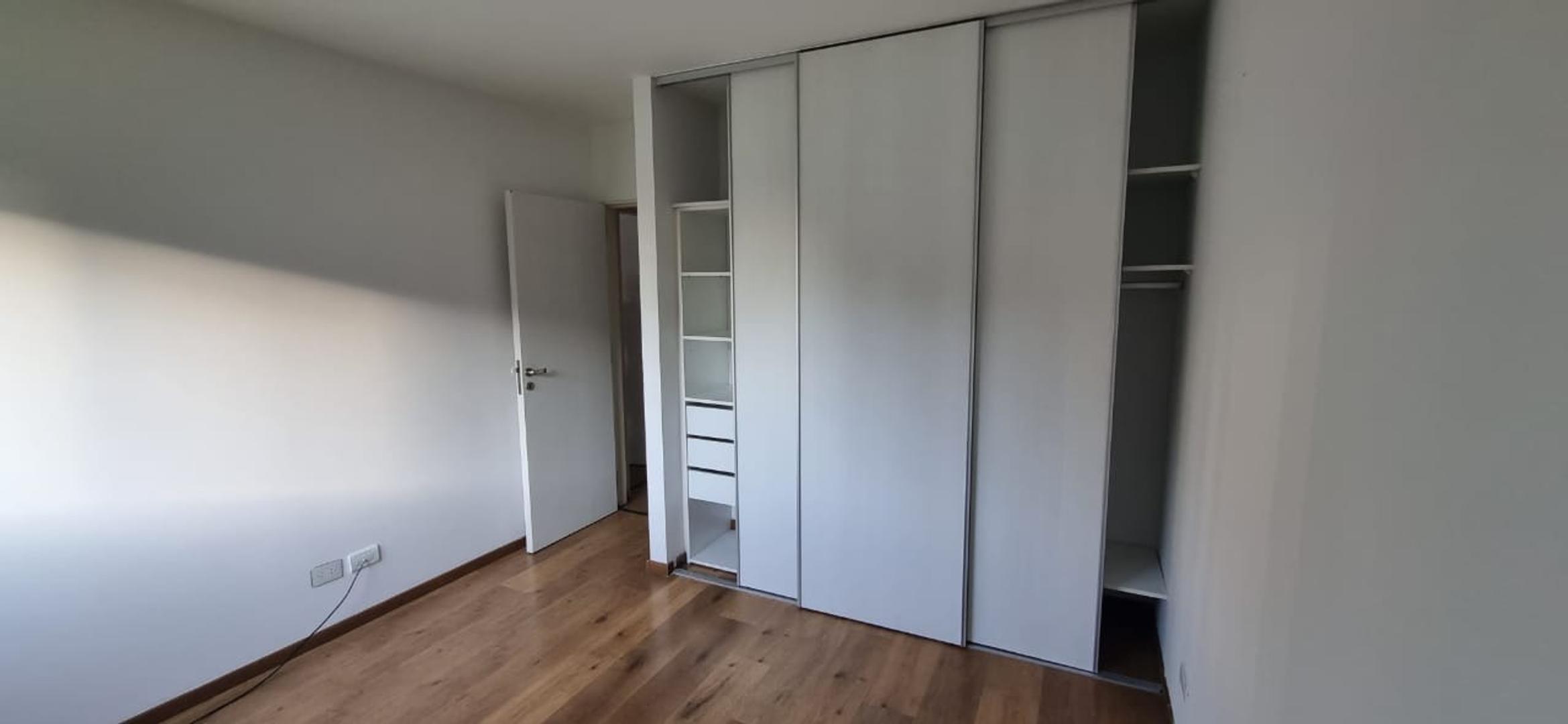 Departamento en Venta en Fisherton, USD 85.000