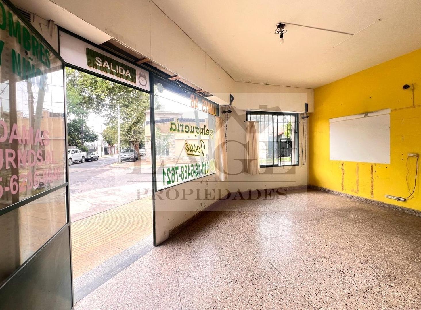 INTERESANTE LOCAL S/EXPENSAS EN ESQUINA DE 34 MTS CUBIERTOS