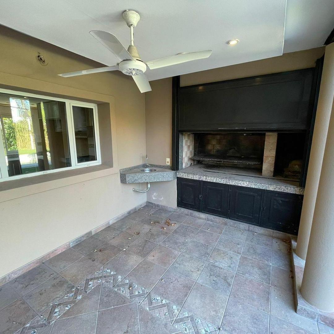 CASA EN VENTA CAMPOS DE ALVAREZ