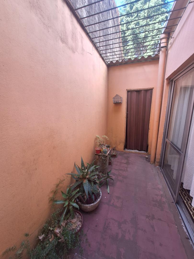 Casa 5 ambientes con 1 baño