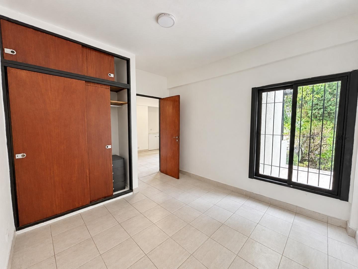 Departamentamento 2 ambientes venta en Castelar