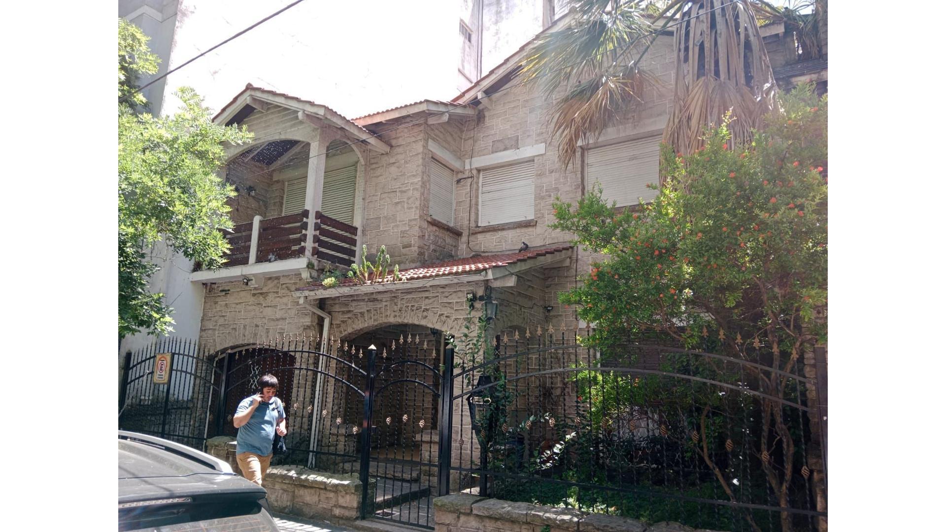 Casa en venta de 4 dormitorios c/ cochera en Tribunales