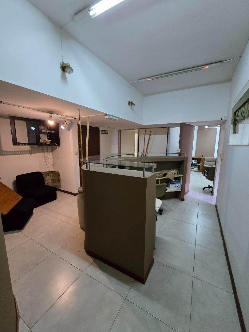 Oficina en Venta con 2 cocheras