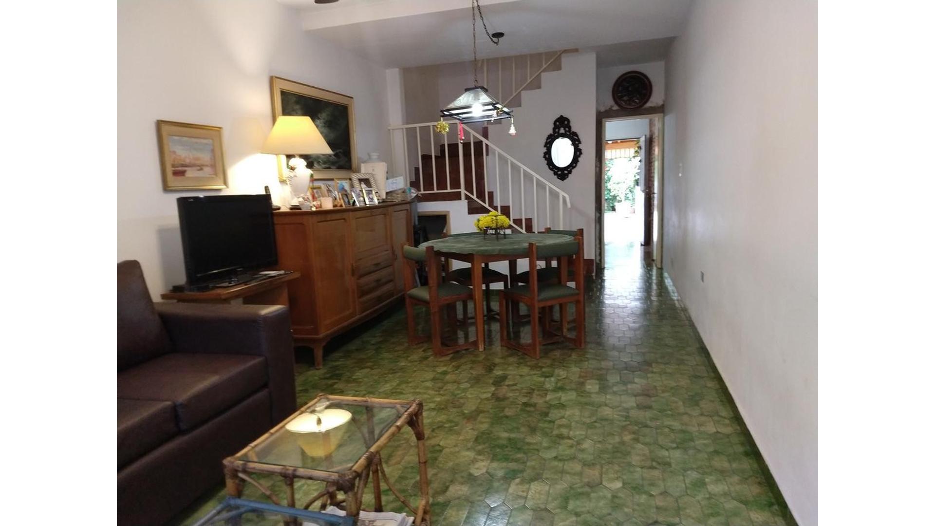 Casa en Venta con 1 cochera