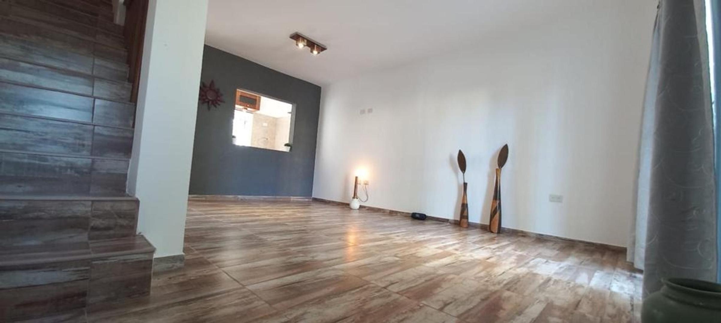 Casa 3 ambientes con 2 baños