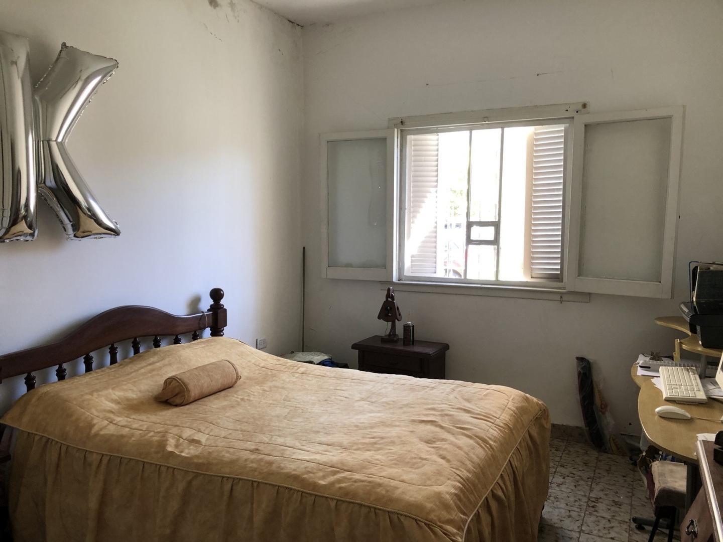 Casa 3 ambientes en venta con garaje y patio