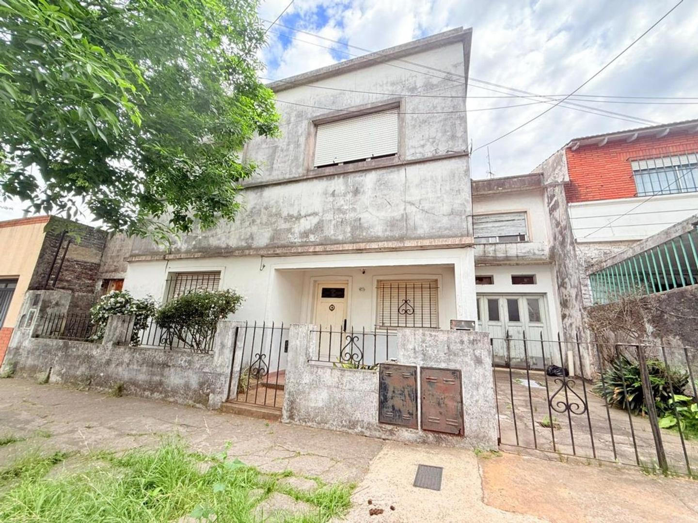 VENTA CASA FLORIDA OESTE 5 AMBIENTES- PERMUTA