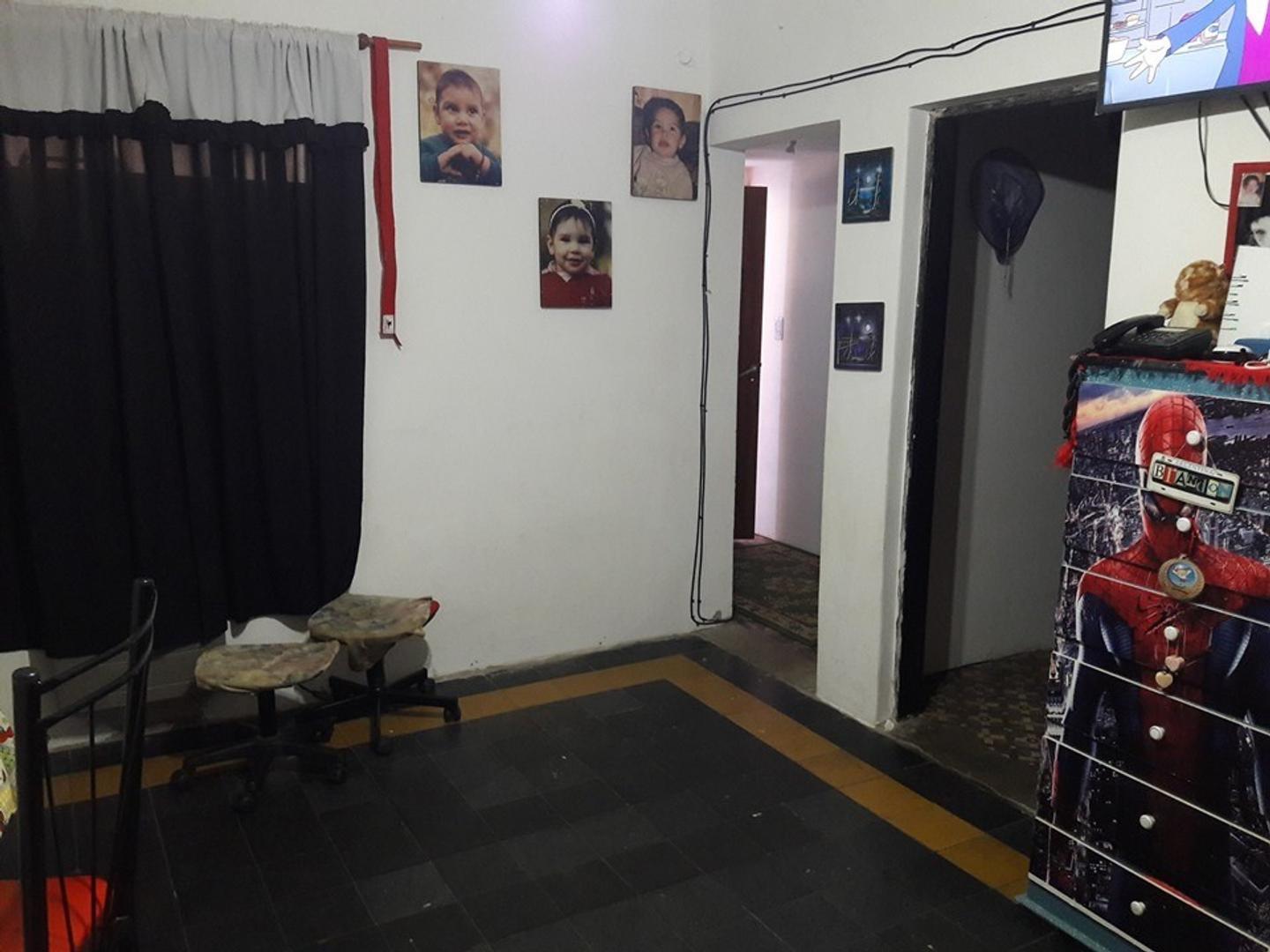 Casa 3 ambientes con 1 baño