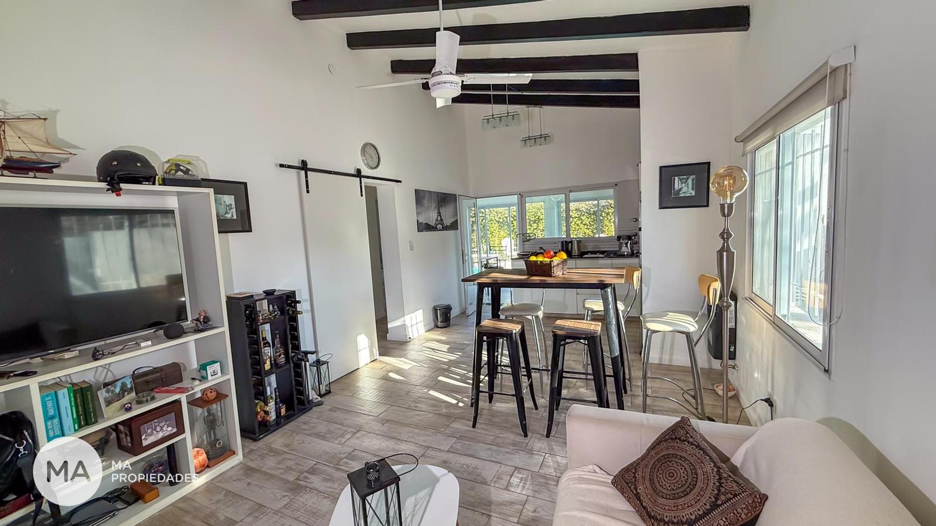 Casa 3 ambientes con 2 baños