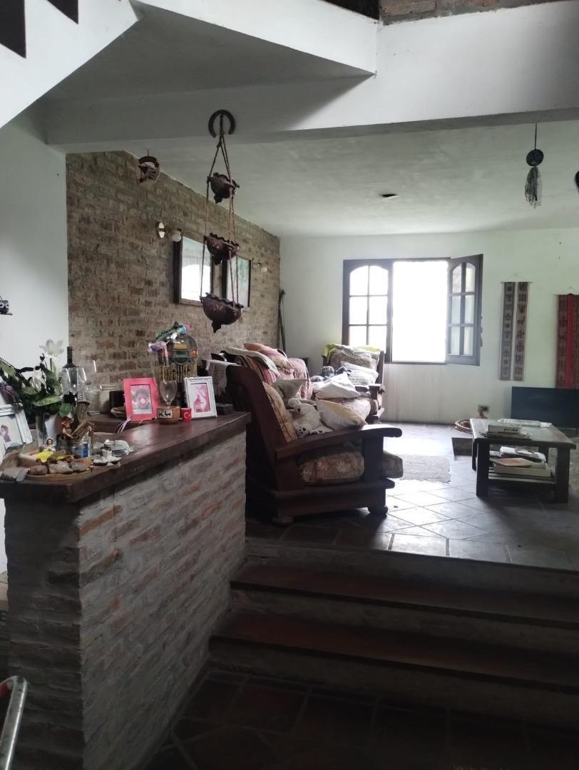 Casa en Venta con 3 cocheras