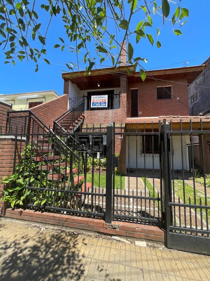 Depto Tipo Casa en Alquiler de 3 ambientes