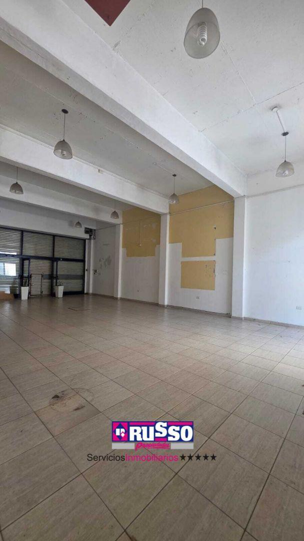 Alquiler local 200m² San Justo