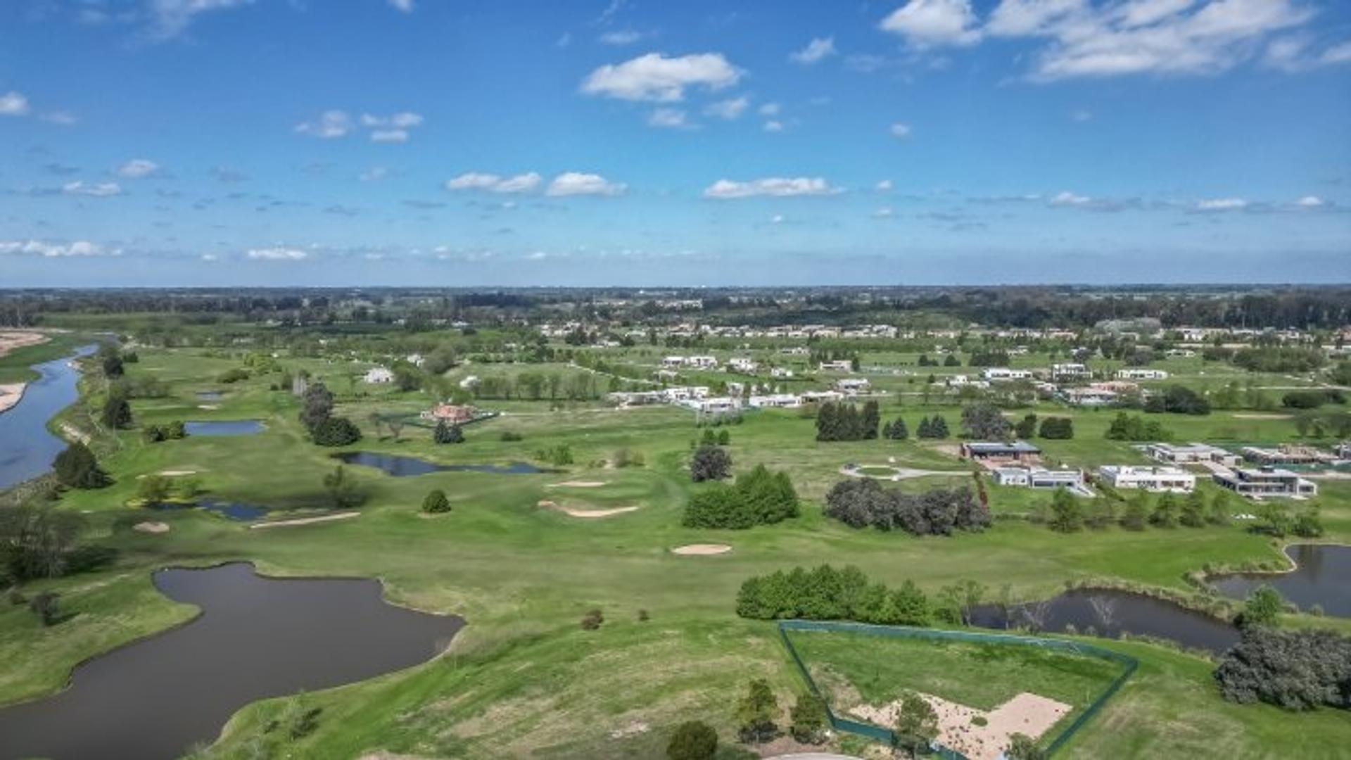 Lote · En Venta  · Everlinks · Frente Al Golf · A Minutos de Centro de Luján