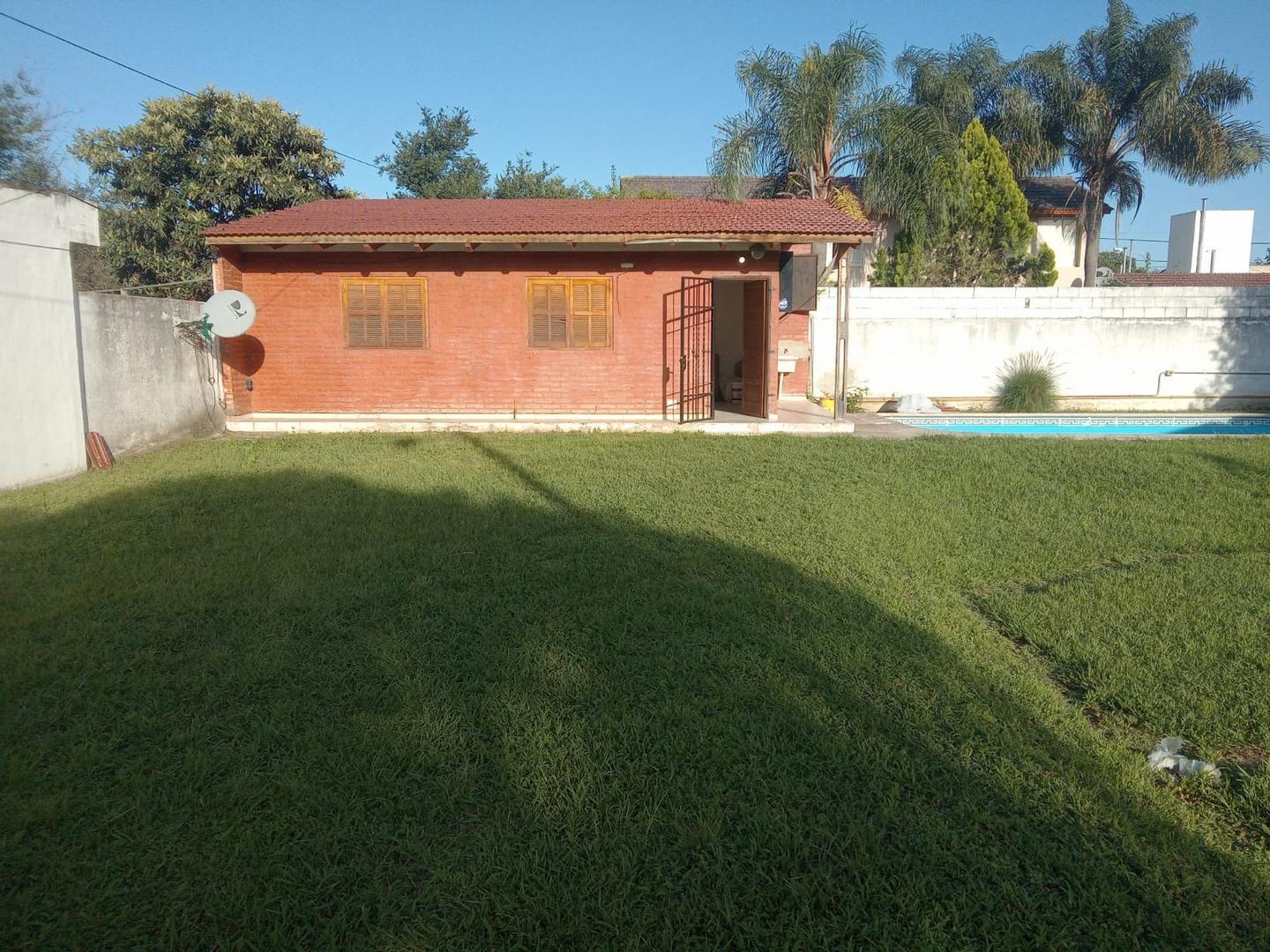 CASA-TERRENO/ A LA VENTA - OPORTUNIDAD DE NEGOCIO- ARGUELLO