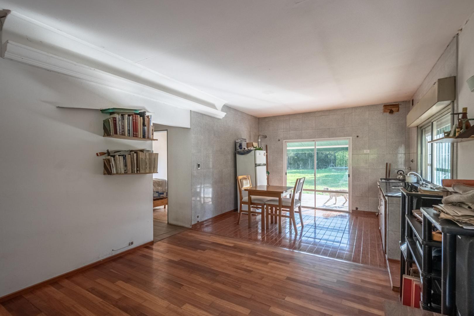 Casa en Venta con 3 cocheras