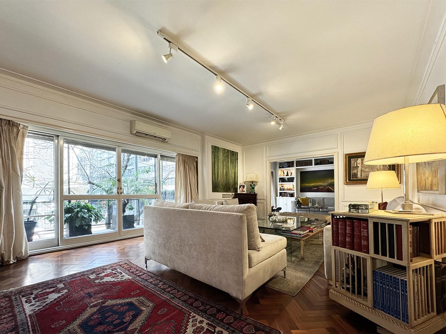 Callao 1185 , Piso 1