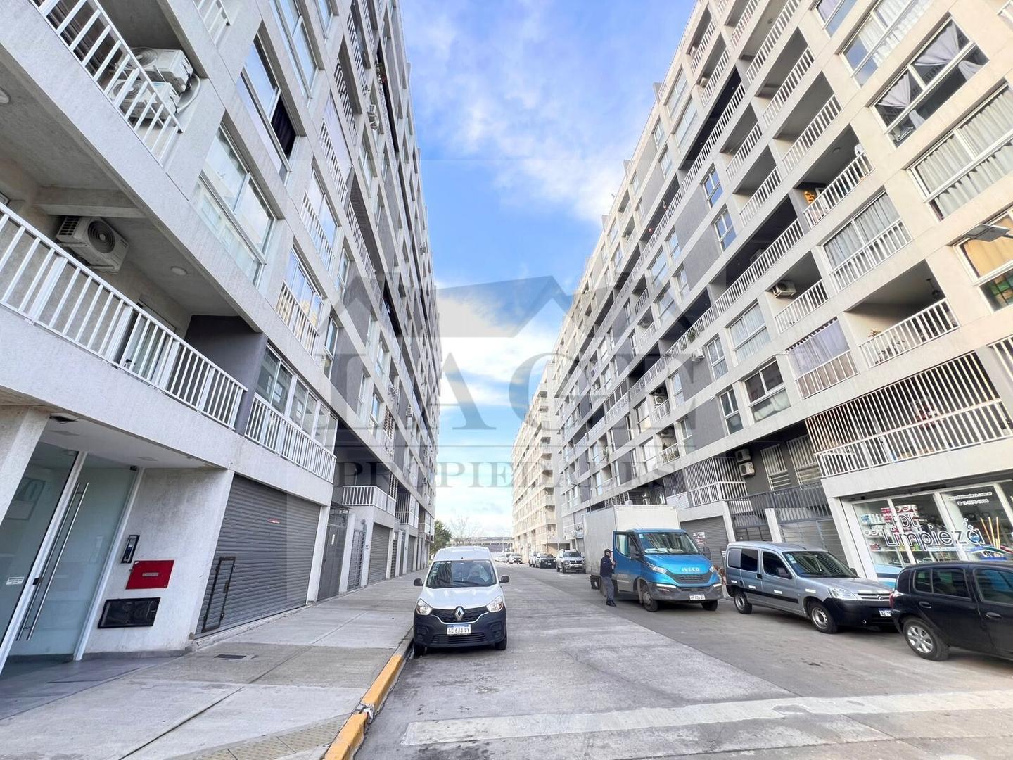 DEPTO DUPLEX 3 AMB DOBLE BALCON-ESCRITORIO-COCHERA LUMINOSO