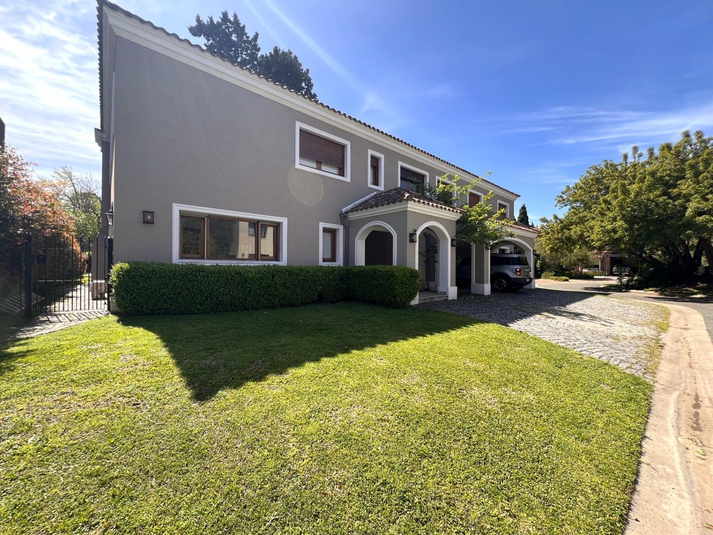 Casa en Venta de 4 dormitorios