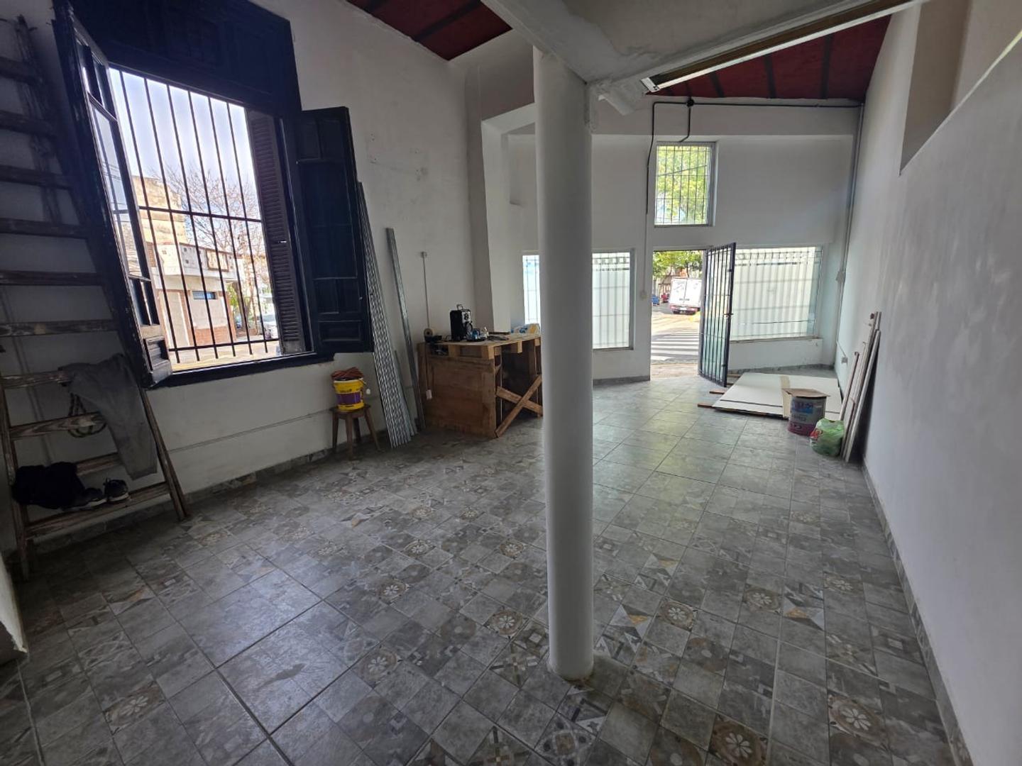 Local en Alquiler en Paternal, $ 850.000