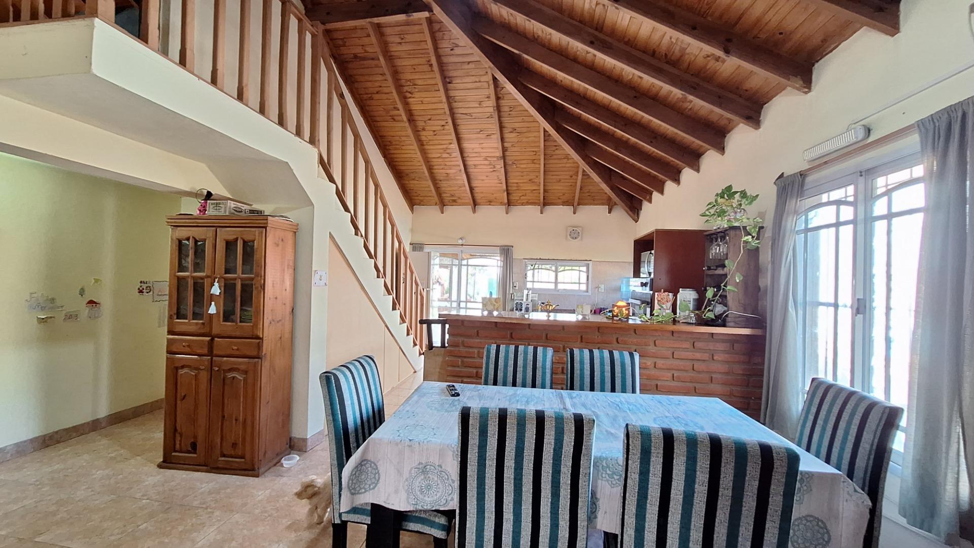 Casa en Venta con 4 cocheras