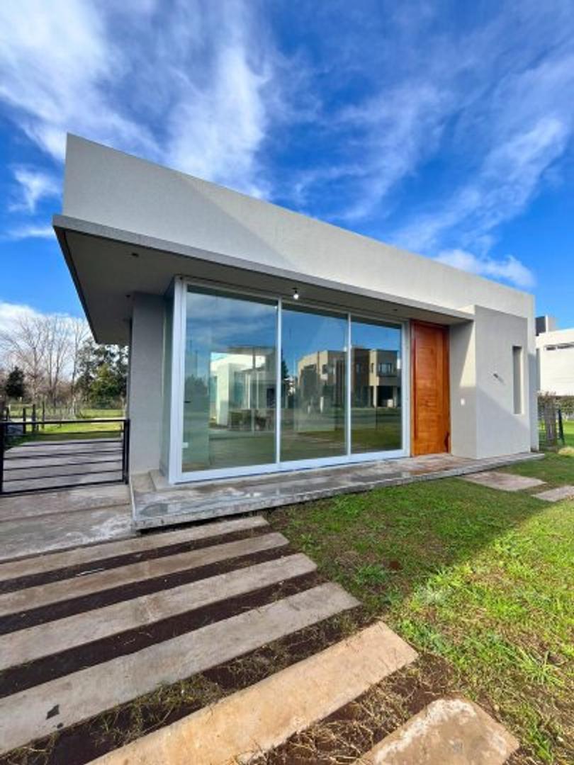 C. 163 7887, Guillermo Enrique Hudson, Provincia de Buenos Aires, Argentina , Piso No definido