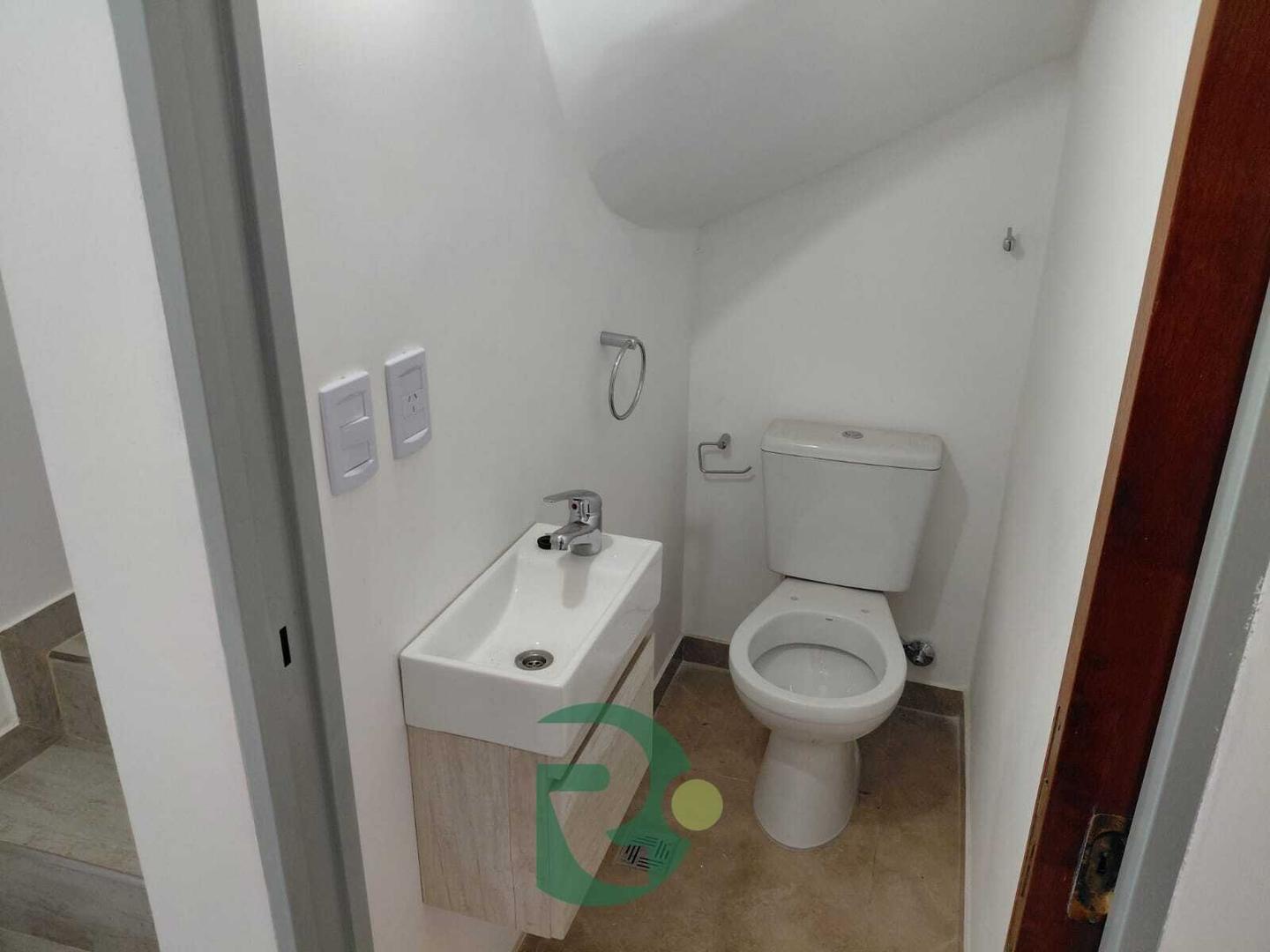 Casa 4 ambientes con 3 baños