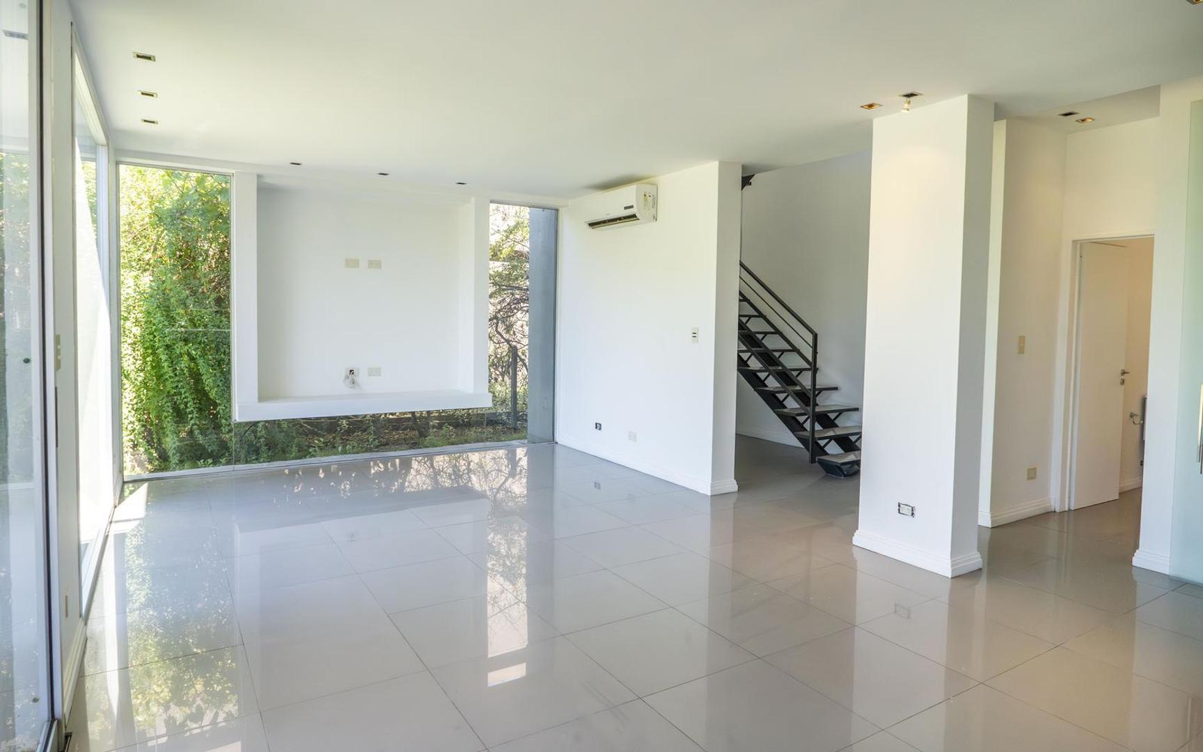 Casa en Alquiler de 3 dormitorios