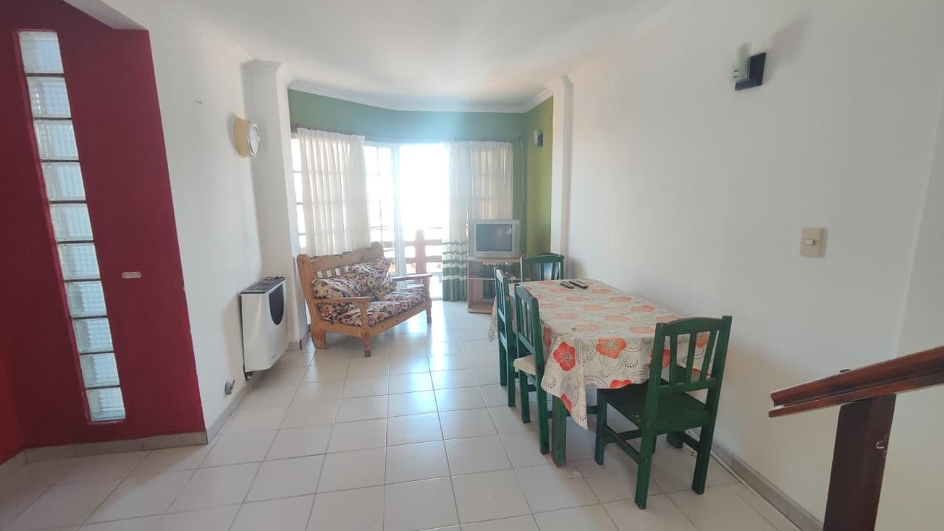 Chiozza 3300, Piso 8