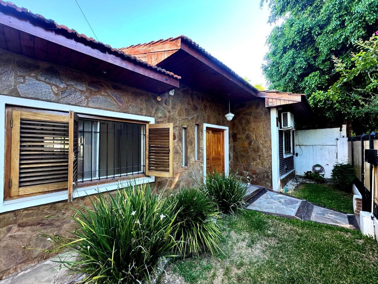 Casa en venta en Punta Chica!