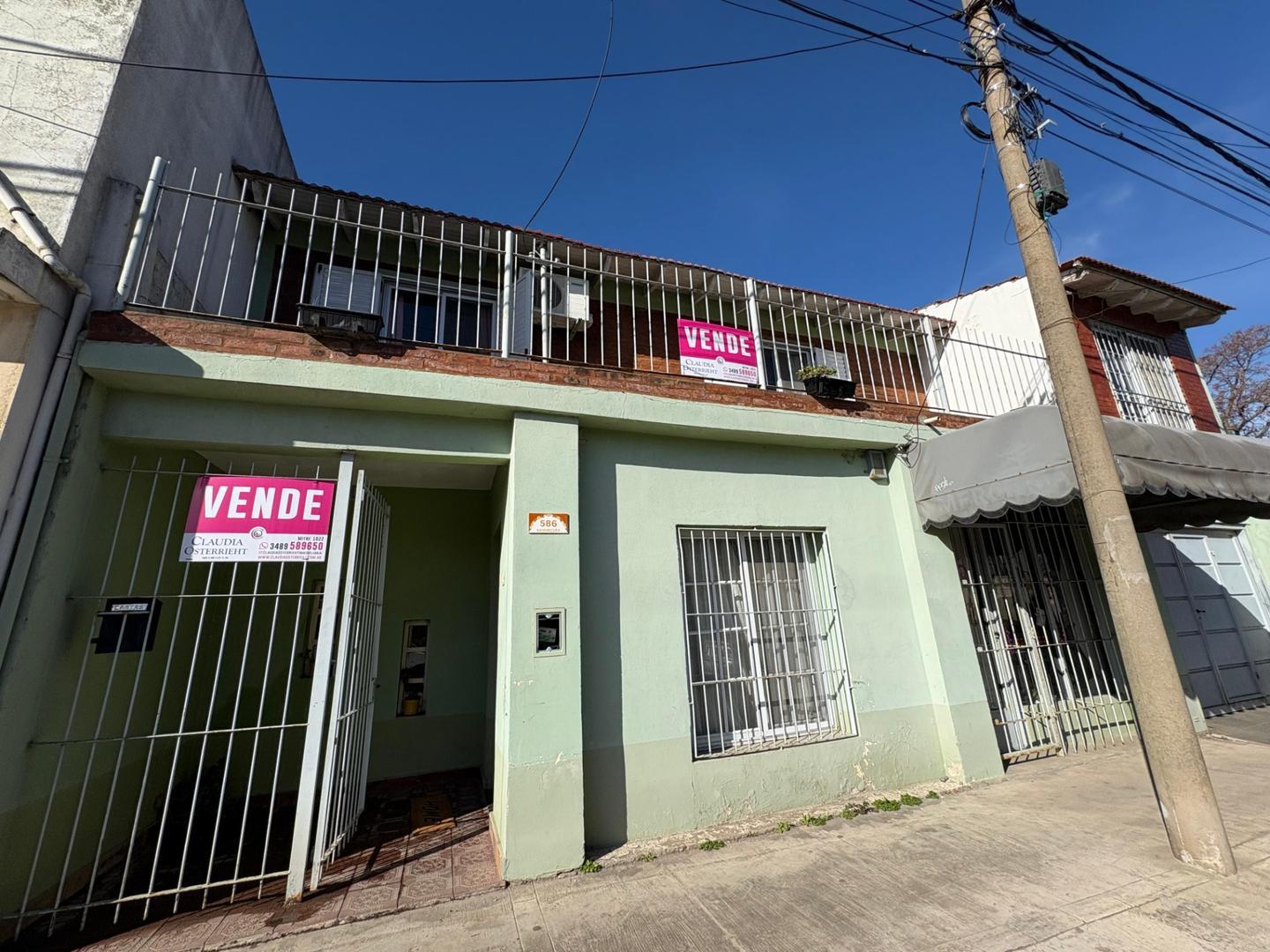 Casa en venta, calle Namuncura, a mtrs de Av 6 de Julio.