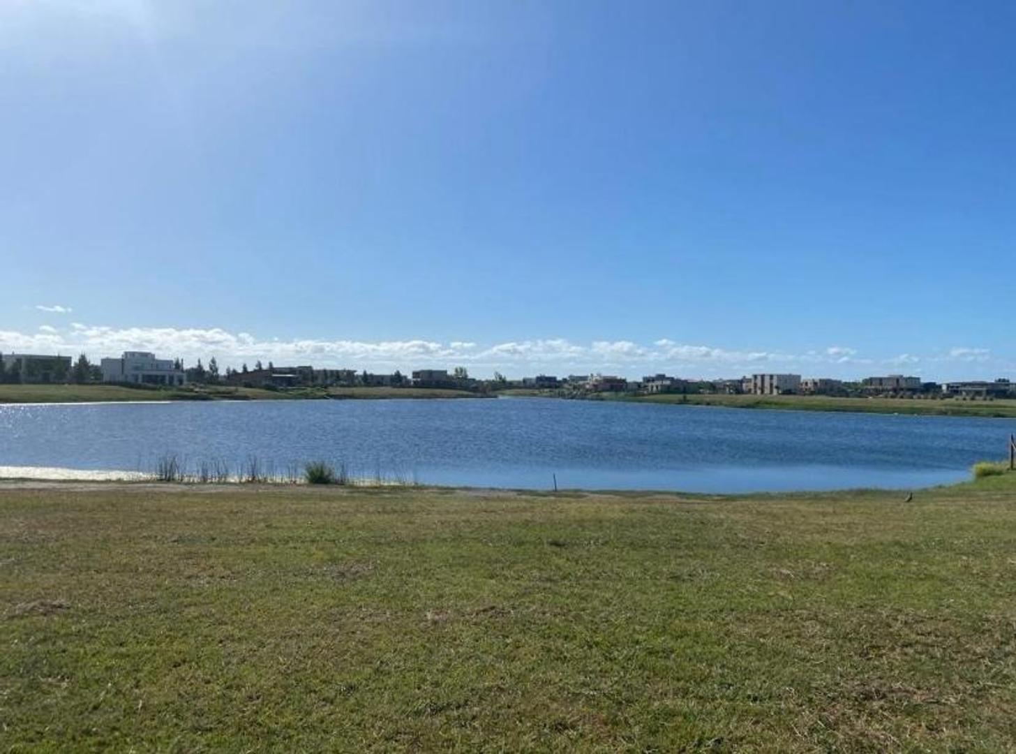 lote en venta a laguna central etapa 1 naudir oportunidad