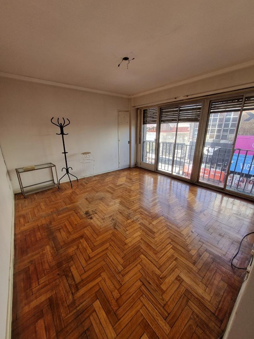 Departamento de 2 amb. amplios y muy luminosos apto prof.