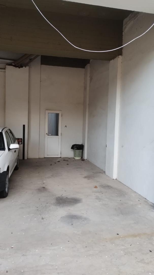 Cochera semicubierta en venta