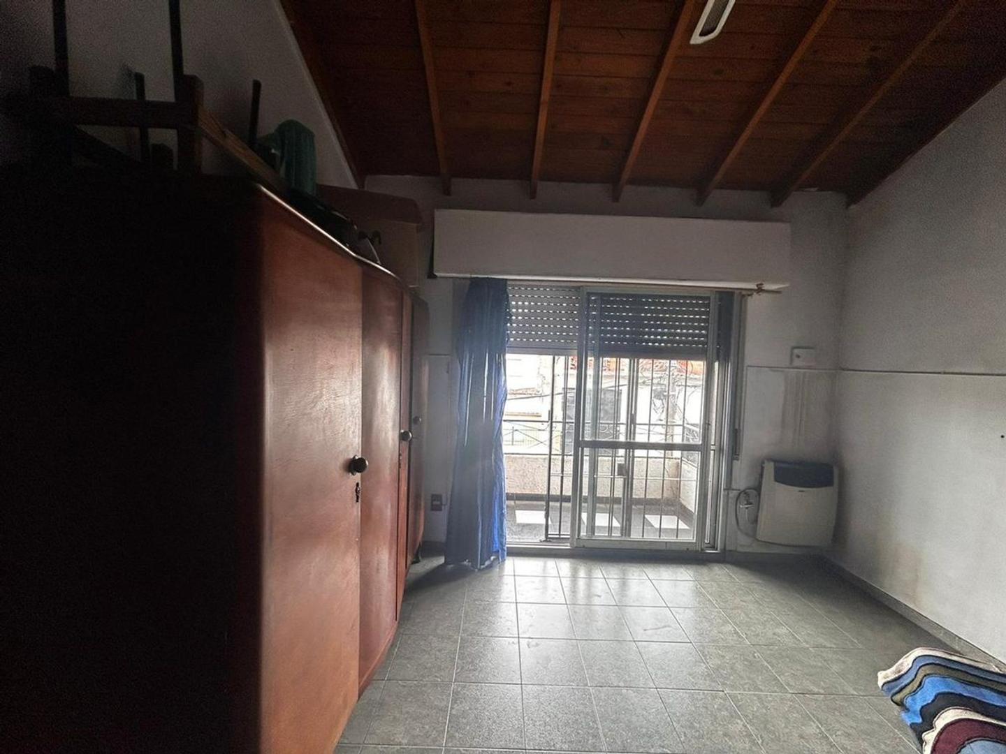 Depto Tipo Casa 5 ambientes con 1 baño