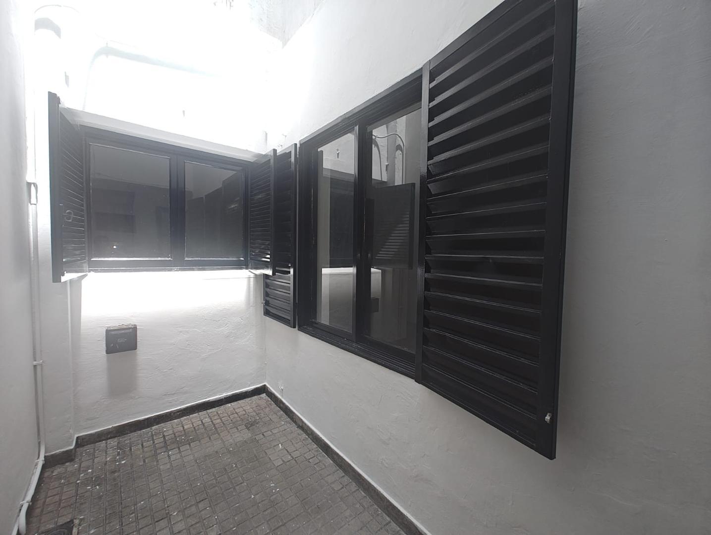 Departamento 1 dormitorio con patio en alquiler