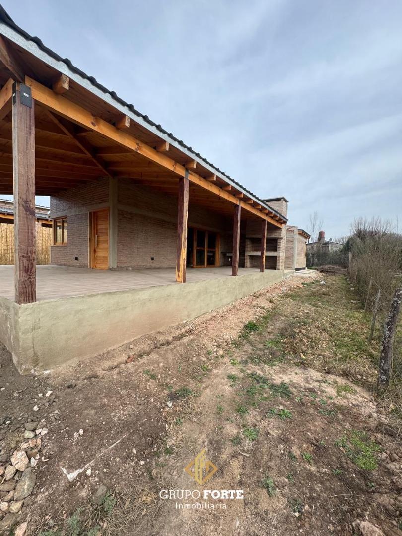 CASA EN POTRERO DE GARAY CON ESCRITURA