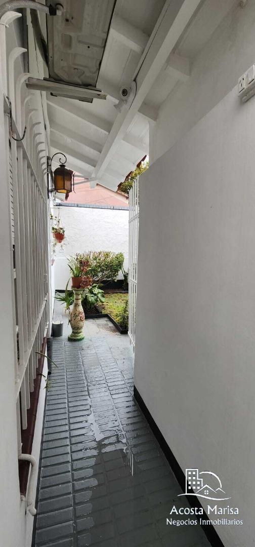 Casa 3 ambientes con 2 baños