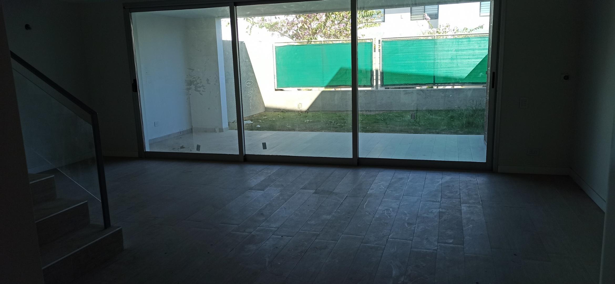 CHACRITAS - Housing - Dúplex 3 Dorm. - Zona Sur