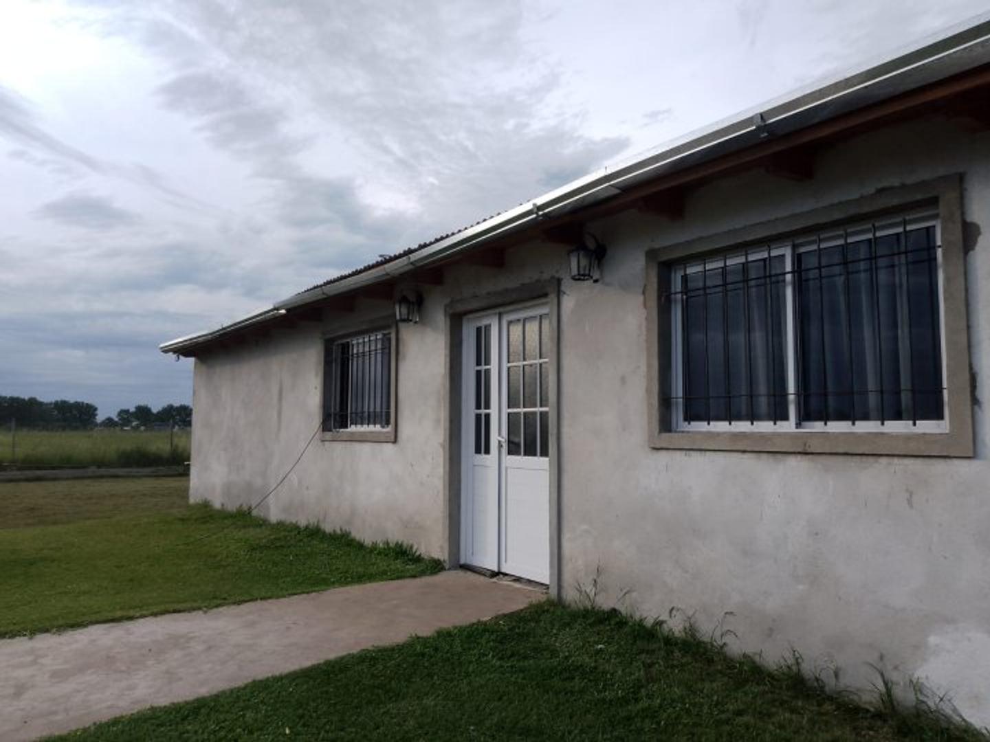 Casa 3 ambientes con 1 baño