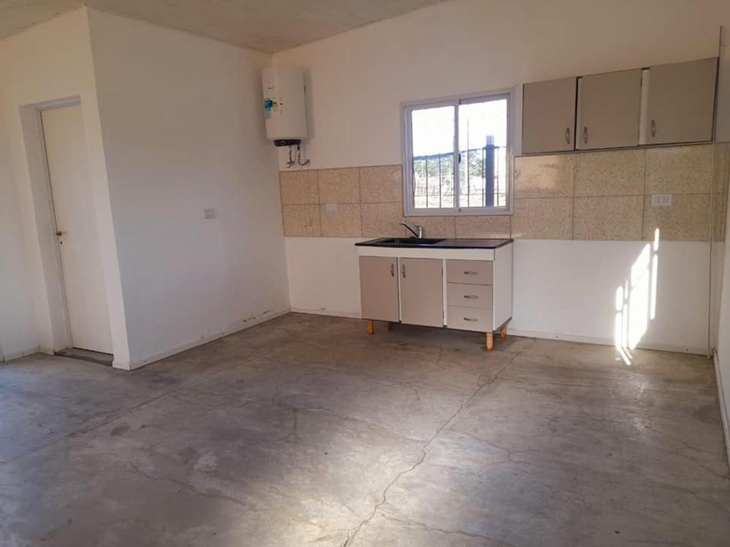 Casa 3 ambientes con 1 baño