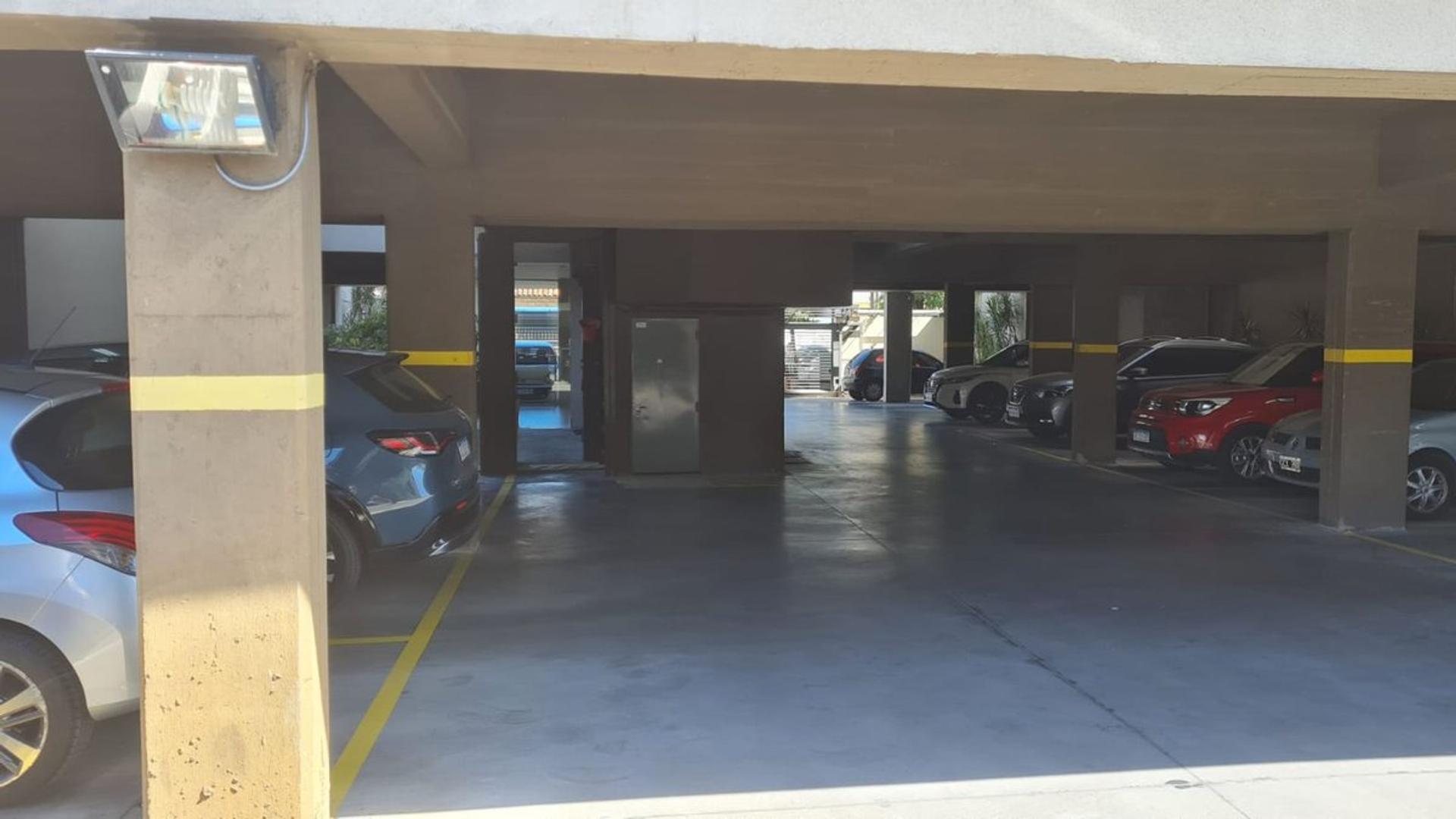 COCHERA DESC EN VENTA EN LA LUCILA! EXCELENTE ZONA